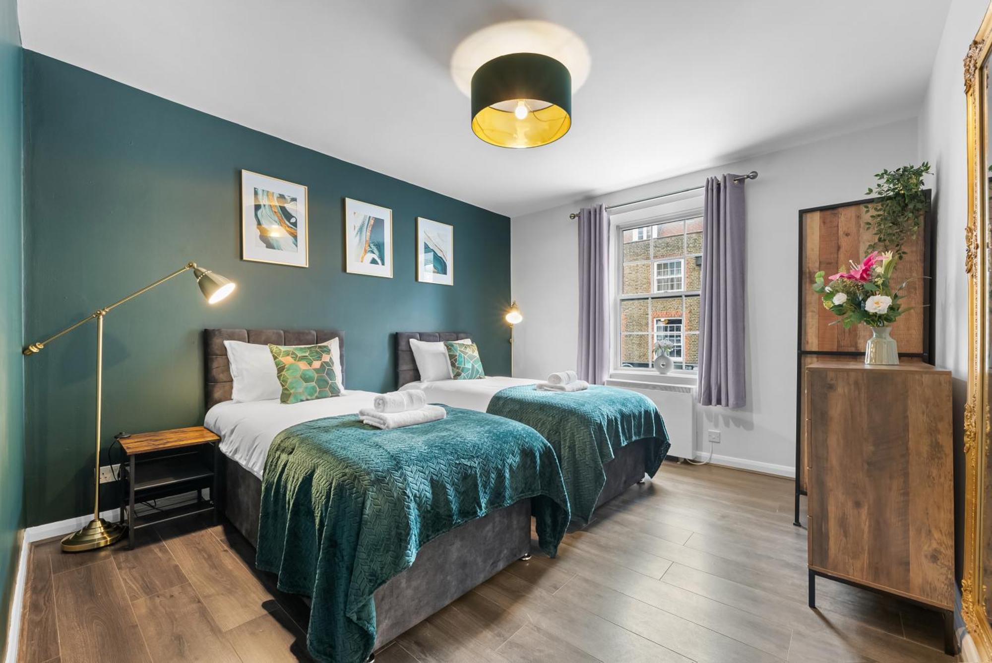 Chic 2 Bedroom Apartment Near Liverpool Street By Gold Stays 伦敦 外观 照片
