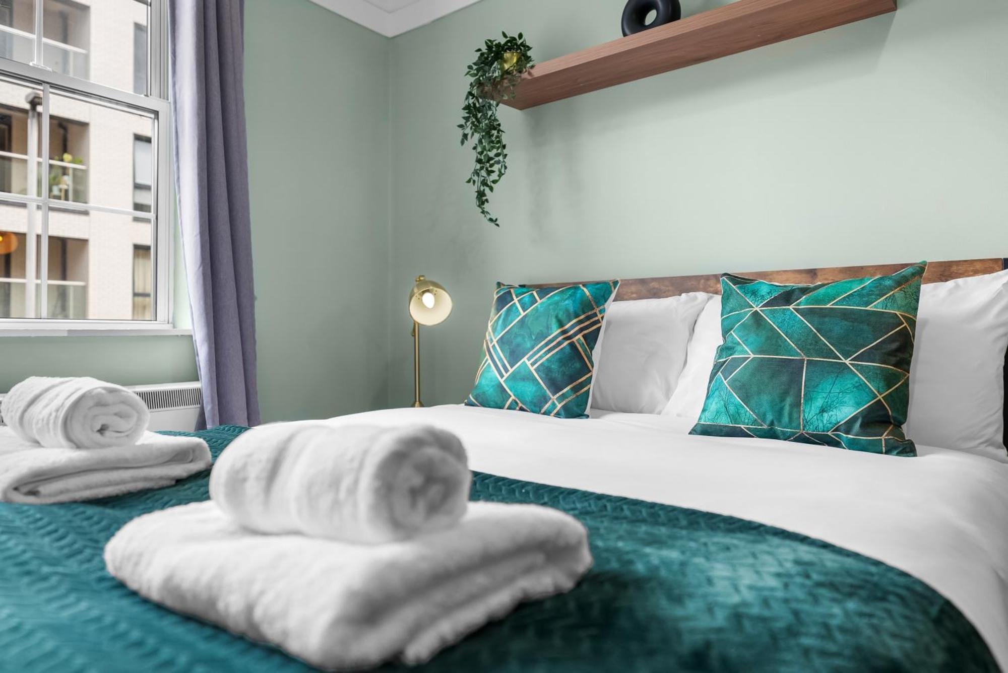Chic 2 Bedroom Apartment Near Liverpool Street By Gold Stays 伦敦 外观 照片